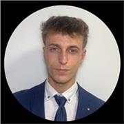 Me considero una persona con iniciativa y ganas en lo personal y analítica y organizada en lo profesional